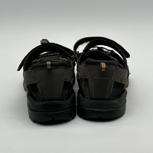 Disney Christmas 2025 Lil Rin Rin Plush Badge Red New